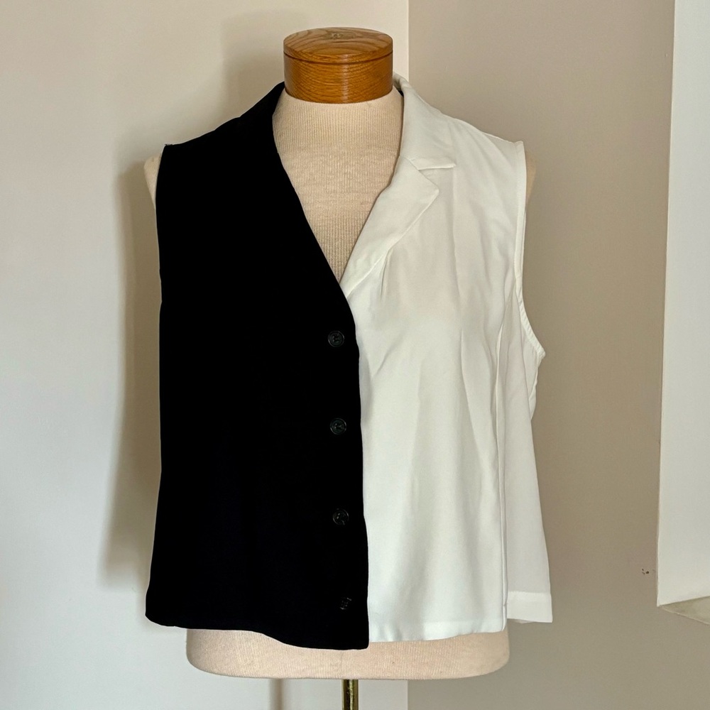 Modern Works Black & White Sleeveless Blouse